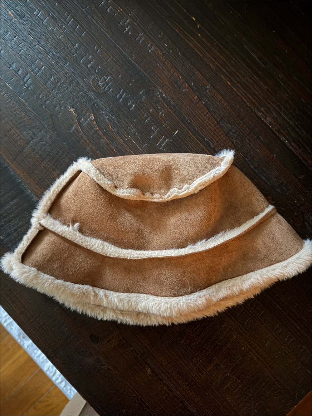 Women's Faux-Shearling Bucket Hat in Tan